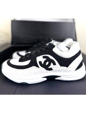 ♠️ Chanel 22A CC Embossed Suede Trainers B&W Size 38